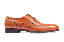 Laden Sie das Bild in den Galerie-Viewer, The Aston - cognac