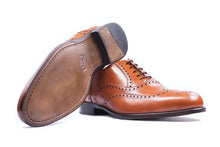 Laden Sie das Bild in den Galerie-Viewer, The Aston - cognac