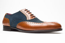 Laden Sie das Bild in den Galerie-Viewer, The Spectator - cognac/navy